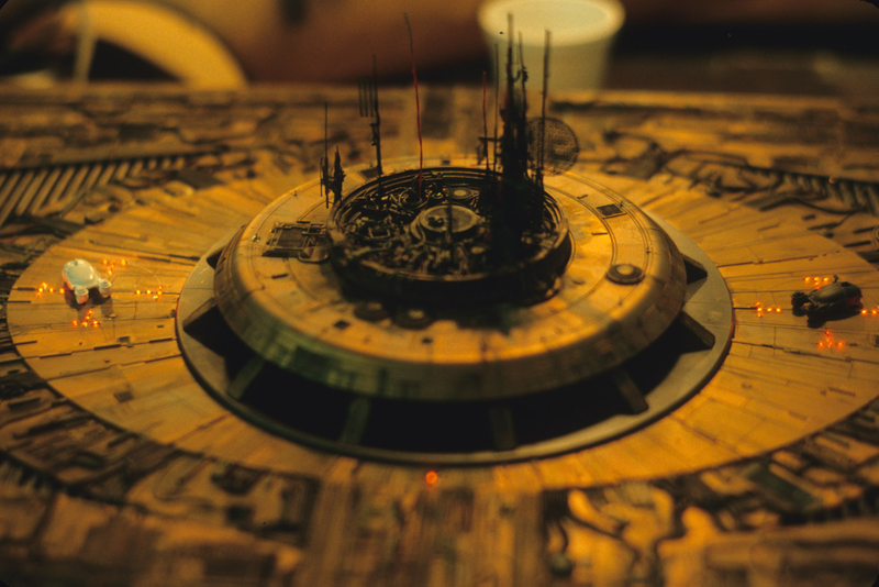 Illustration for article titled 142 Behind-The-Scenes Photos Reveal Blade Runner's Miniature WorldÂ
